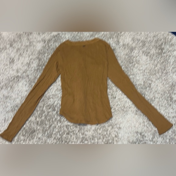 NWOT O'Neill Riell Ribbed Long Sleeve Knit Top Gold Coast Size Medium - Picture 4 of 6